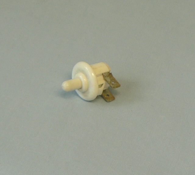 A089M6031F (089M6031) BOOT LAMP SWITCH